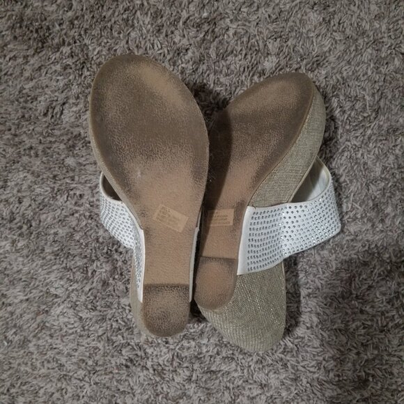 Good Condition Volatile Sequin Platform Flip Flops, Size 8 - Picture 5 of 7